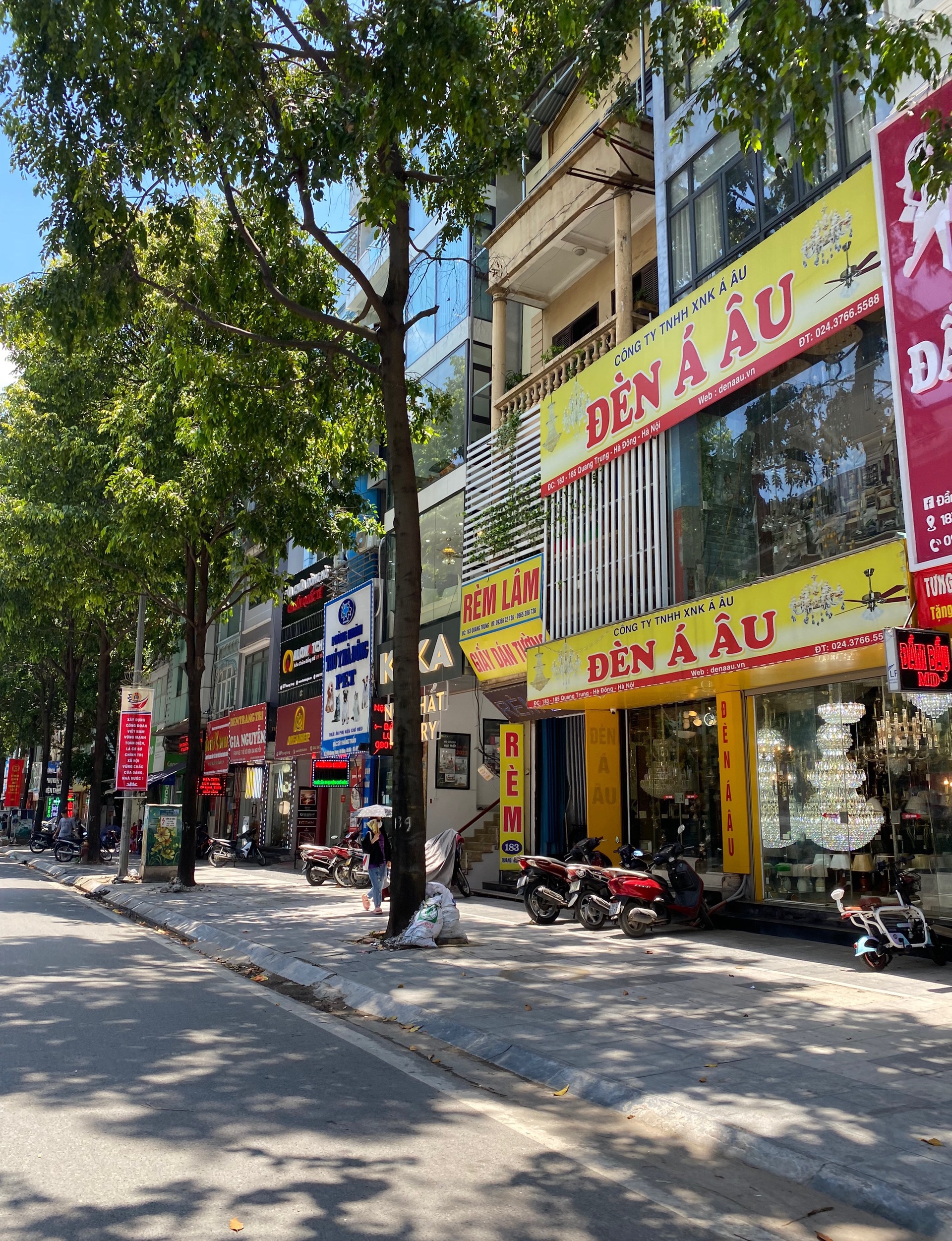 Nhà Mặt Phố Quang Trung, ngã tư Văn Phú. 40m2, Mt KD 3.1m, 4 tầng, vỉa hè 7m, giá 6.2 tỷ.