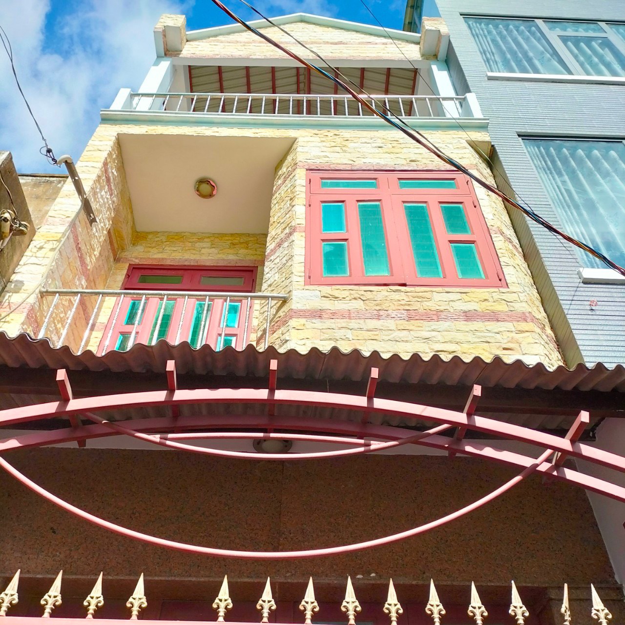 Cho thuê nhà đẹp sát MT Lũy Bán Bích quận Tân Phú 4 x14 -3T BTCT 10 triệu.