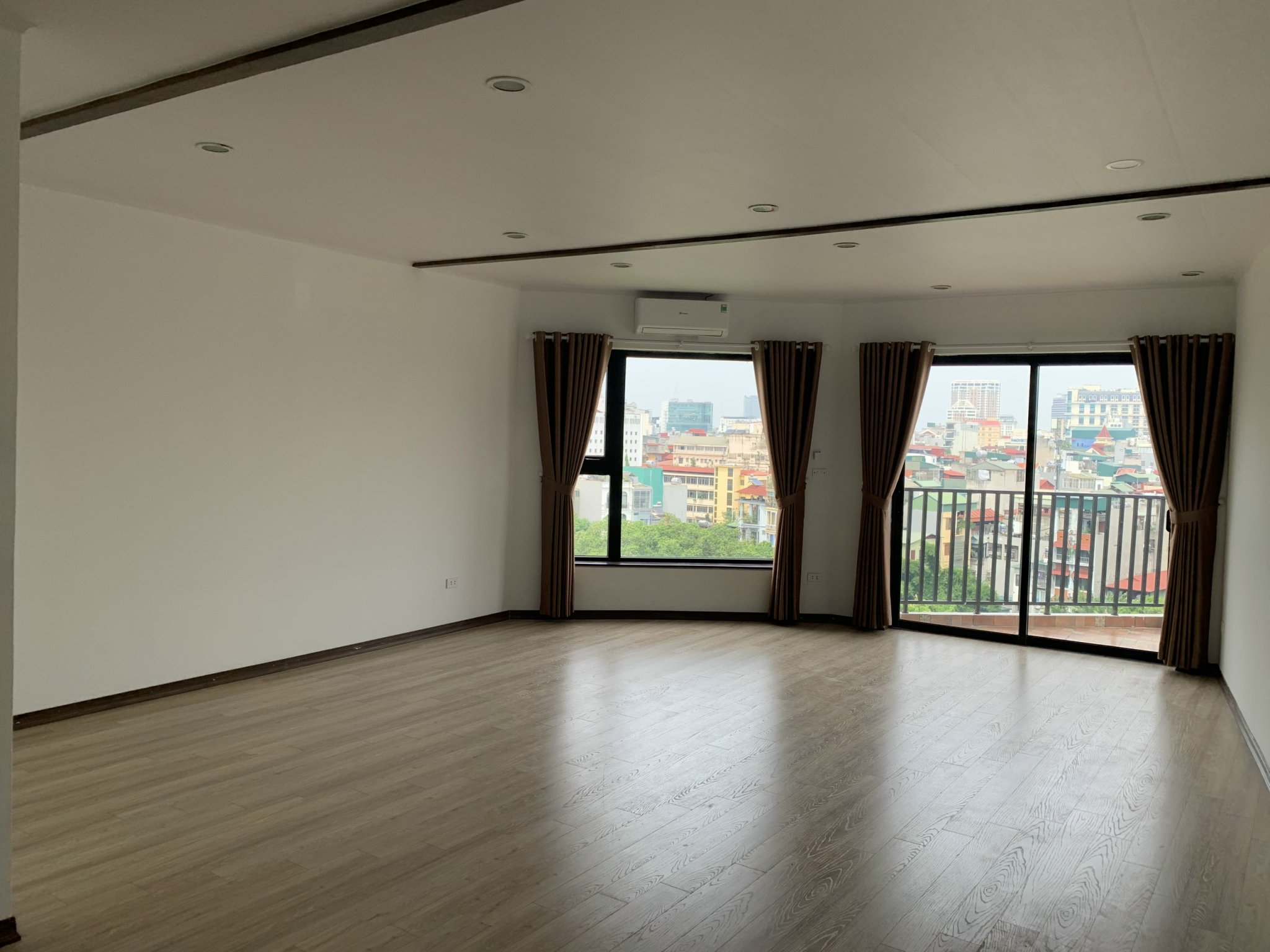 Chính Chủ cần BÁN hoặc cho THUÊ nhà khu vực Văn Miếu Quốc Tử Giám vị trí đẹp 2 mặt tiền