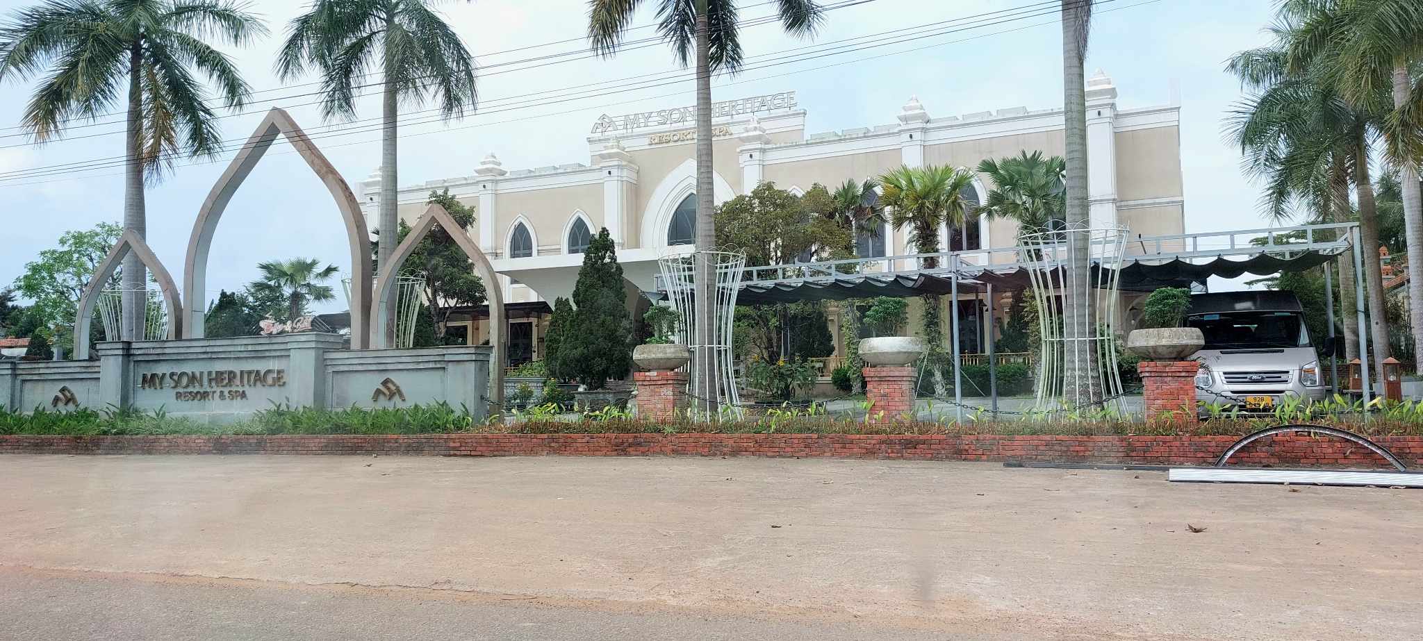 Bán GẤP Resort Ngay Khu Du Lịch Thánh Địa Mỹ Sơn Quảng Nam 2500m2 Chỉ 8 Tỷ.