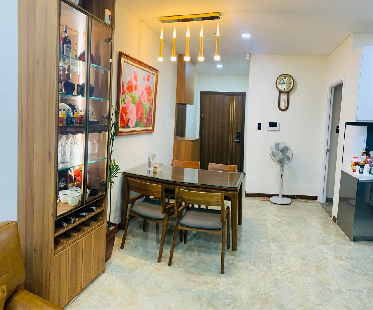Monarchy apartment for rent with 2 bedrooms cheap price !!!..