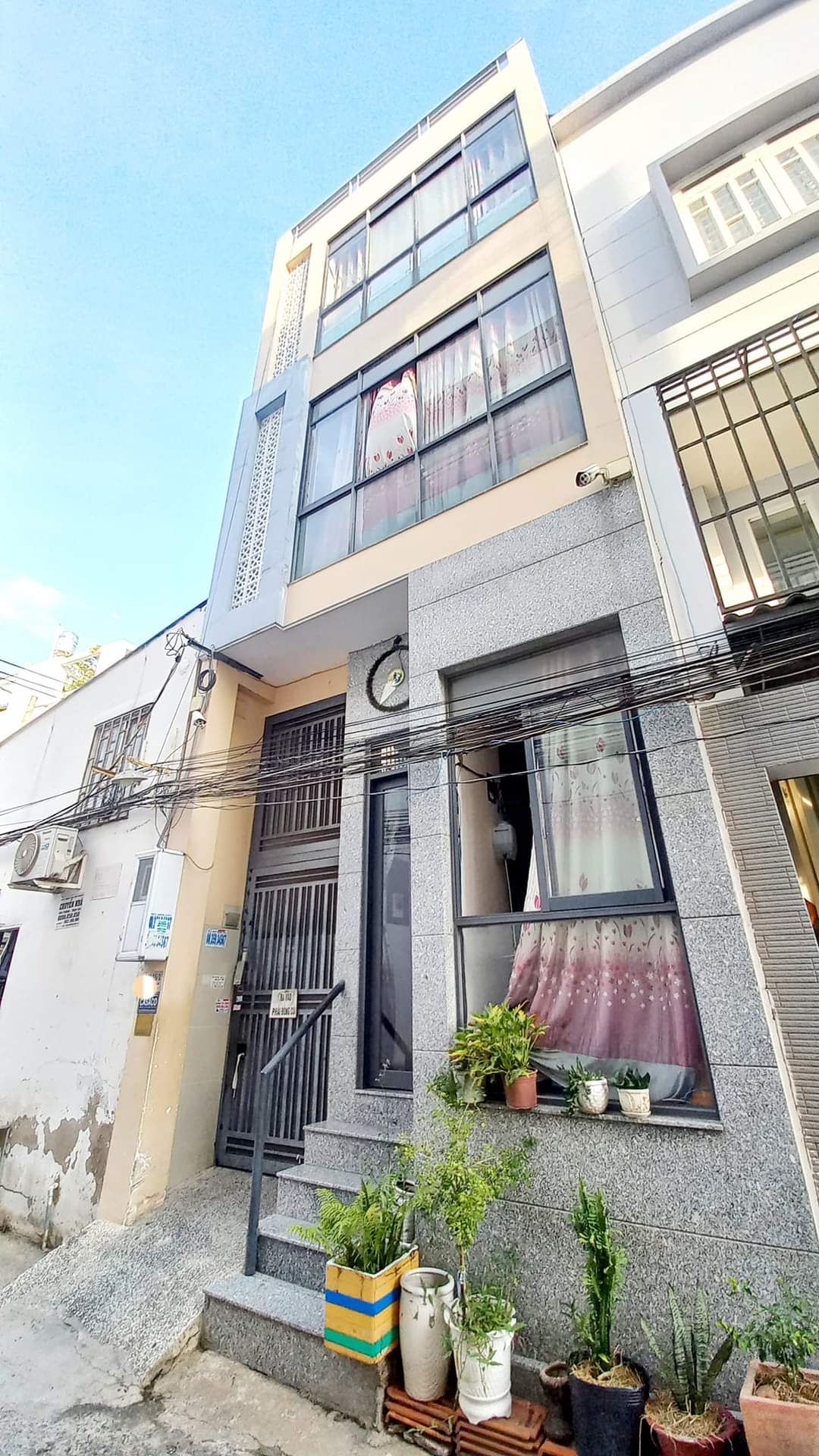 Bán CHDV 11 tỷ 1, phong thủy cực đẹp, dt: 154m2, P Bình Thuận Q7.