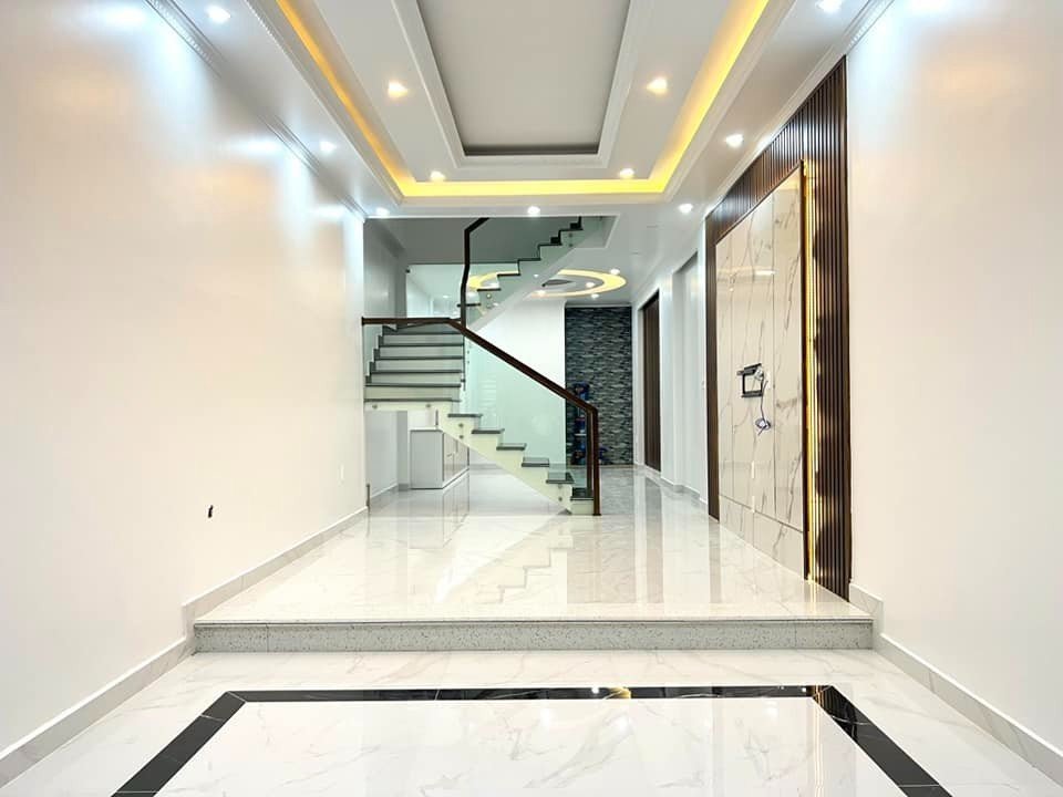 Bán nhà phố Vũ Chí Thắng, 65m 4 tầng mới tinh độc lập, ngõ ô.tô GIÁ 5.5 tỉ.