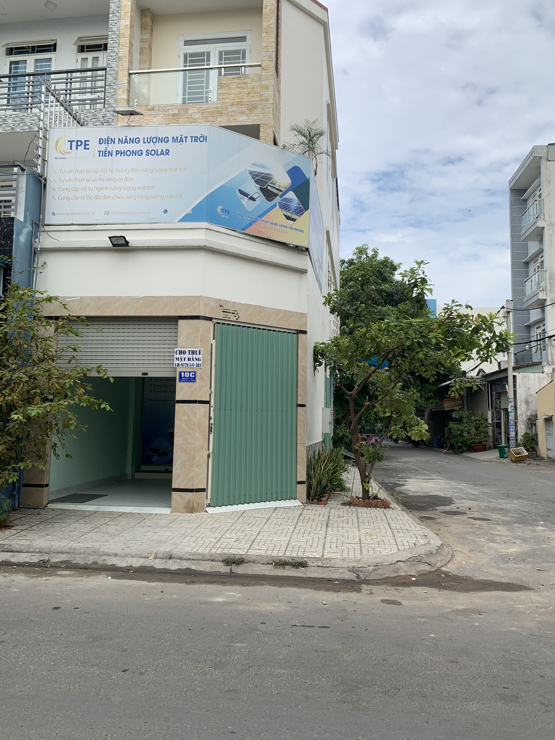 Cho thuê mặt bằng góc hai mặt tiền đường trung mỹ tây 9 quận 12.