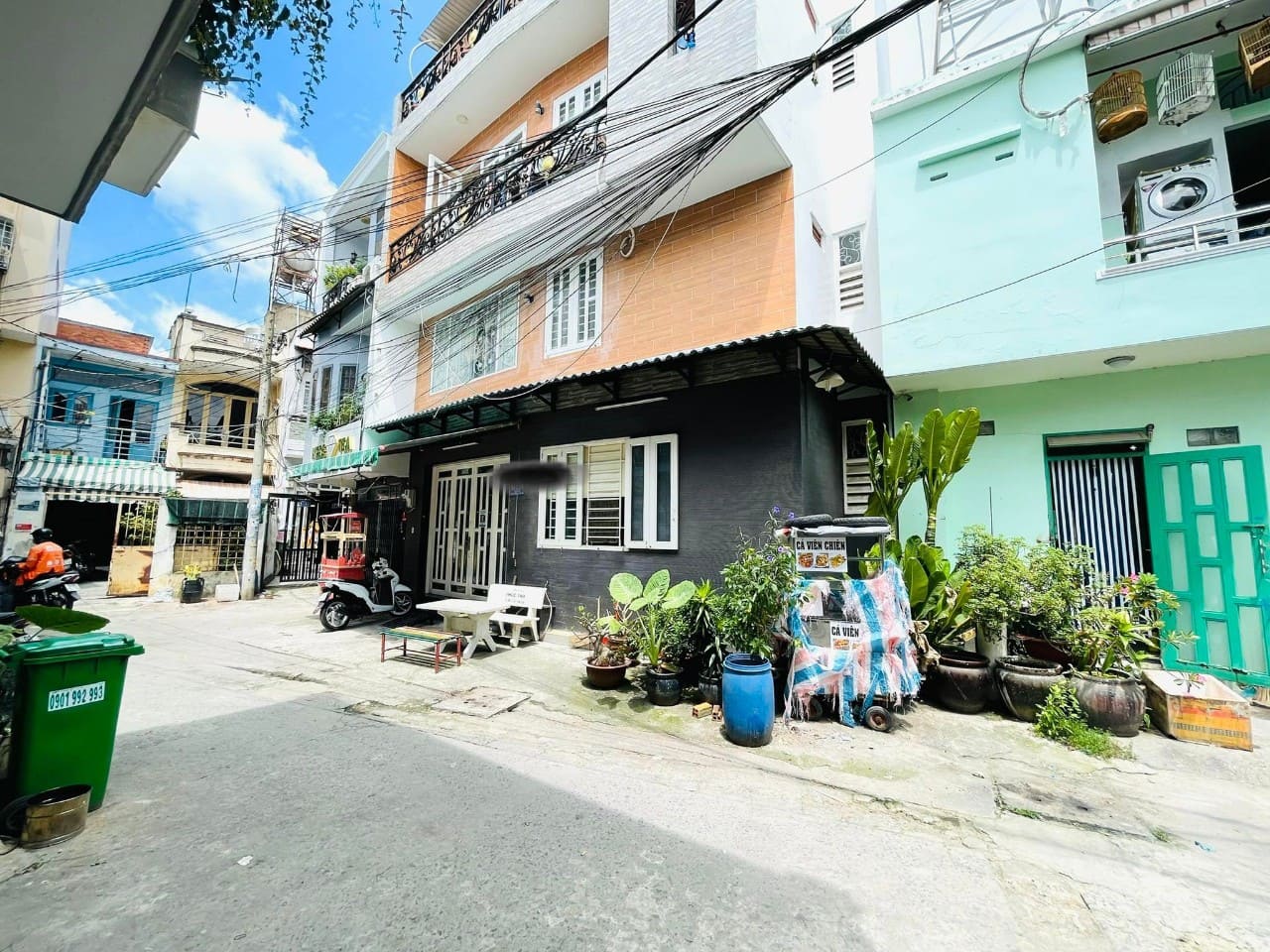 Chuyển công tác bán gấp nhà Âu cơ 51m2 ngang 5m 3 tầng chỉ còn 5,6 tỷ TL.