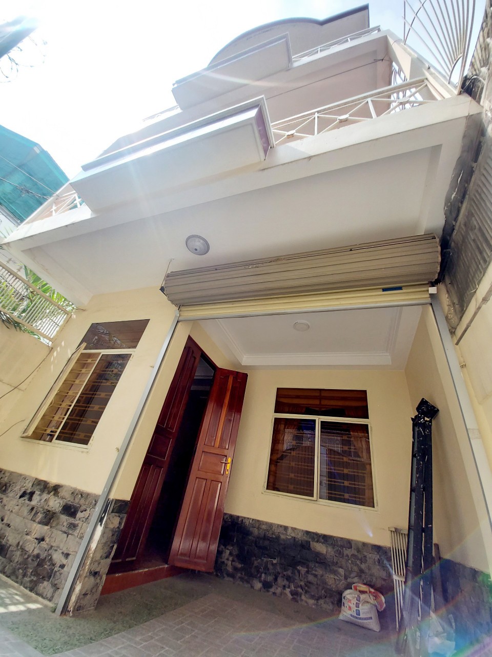 Góc 2MT đường 2 xe tải tránh nhau Bùi Đình Túy, p24. 5*16, 3 lầu. vị trí kinh doanh 13,5tỷ..