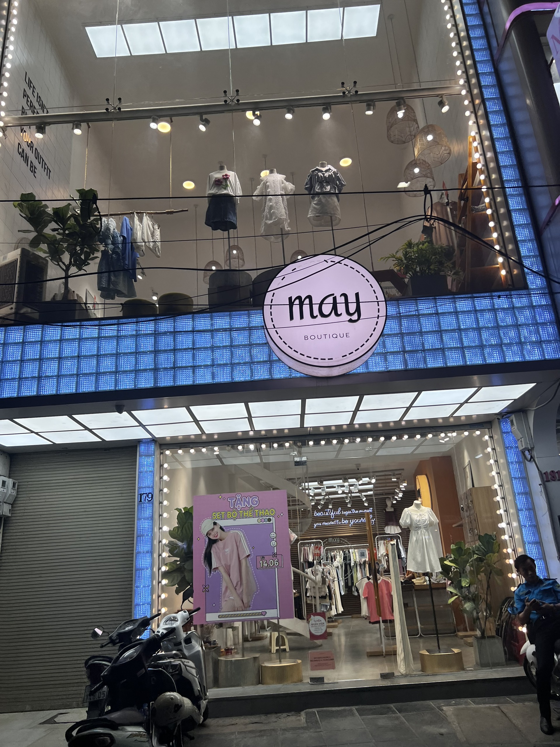 Cho thuê nhà mặt phố Tôn Thất Tùng 90m2.