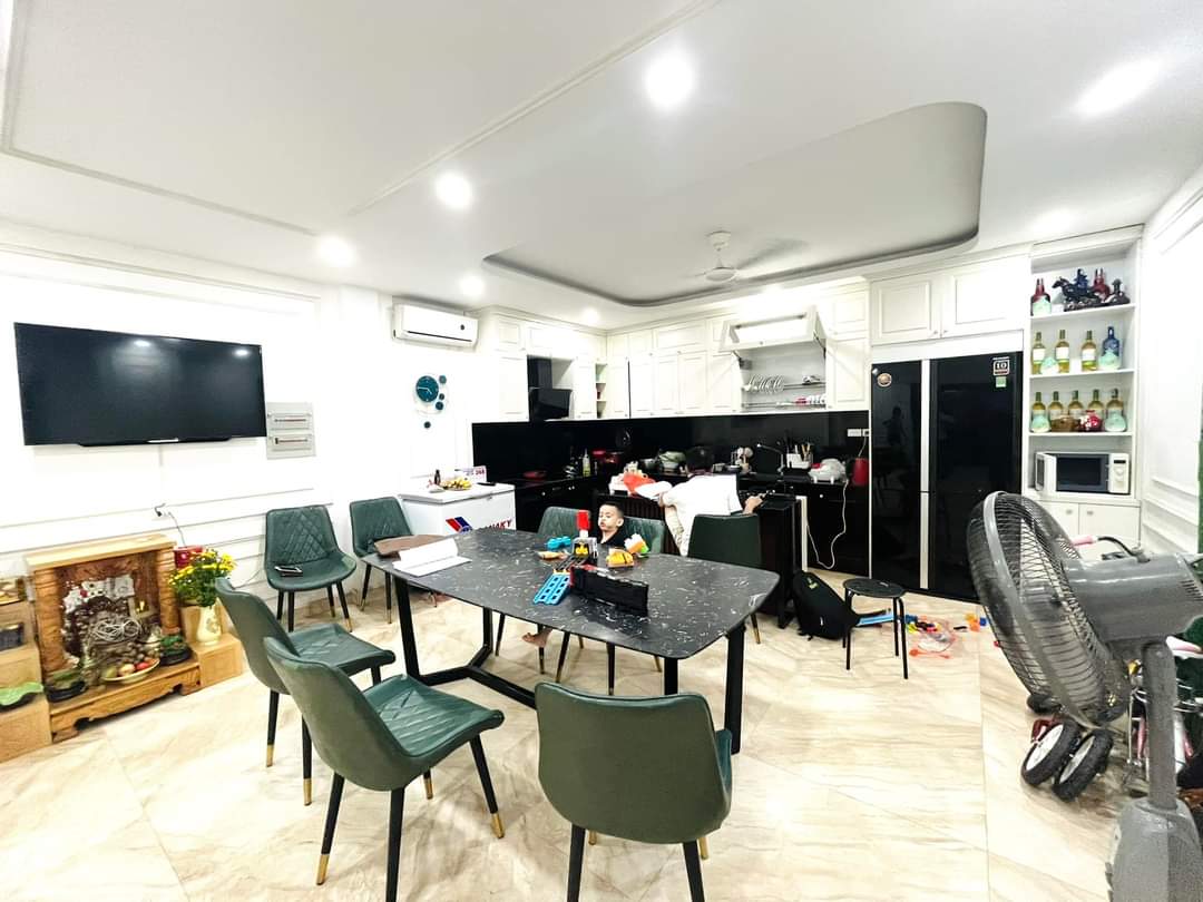 Ô TÔ TRÁNH - NGÕ THÔNG KINH DOANH - NHÀ ĐẸP NÉT CĂNG - SỔ VUÔNG 65m2 - 13.5 tỷ - mt 5.4m