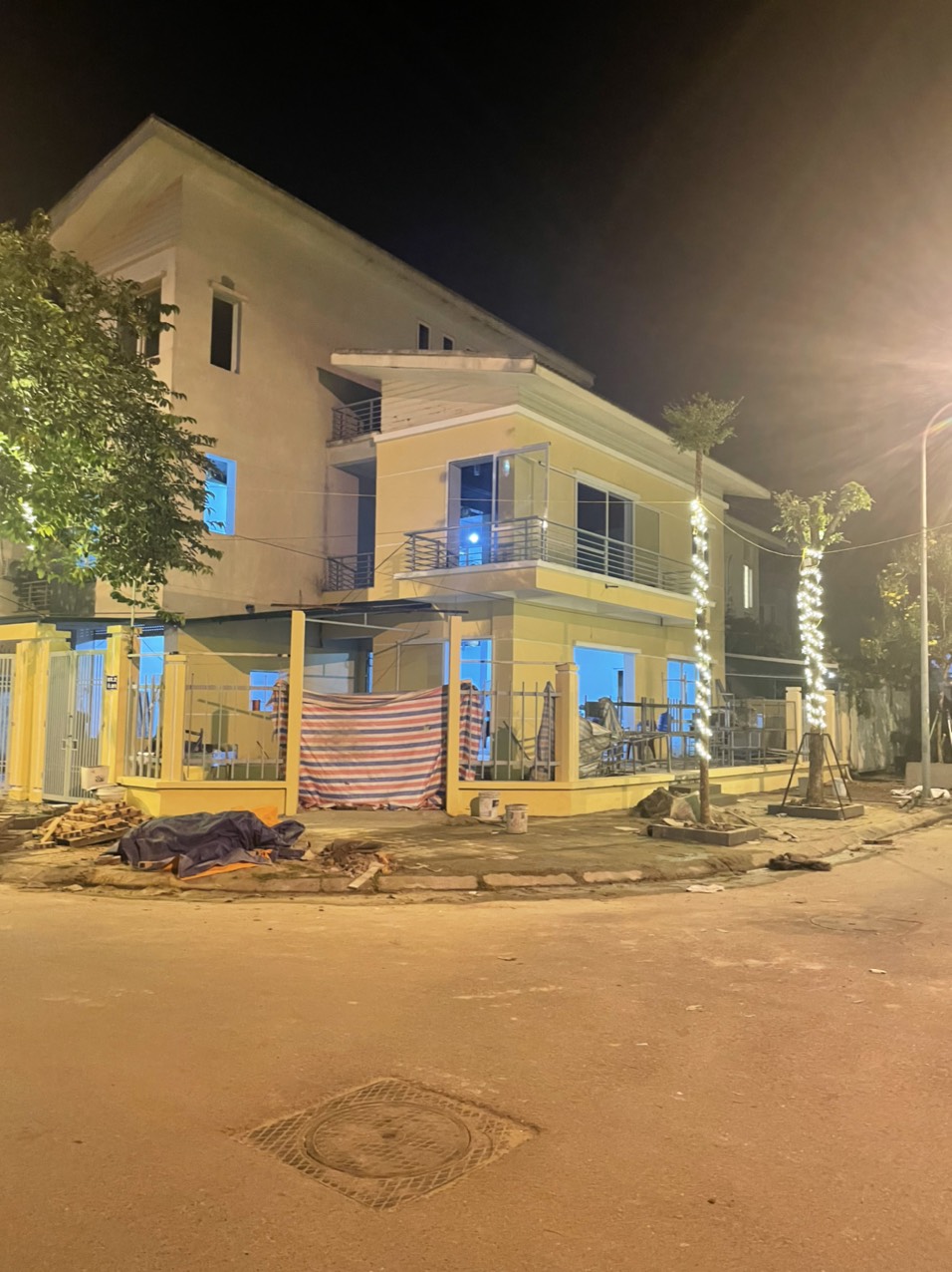 Cho thuê mặt bằng hoặc chuyển nhượng lại nhà hàng đang hoạt động tốt Tân Lập - Đan Phượng - Hà Nội.