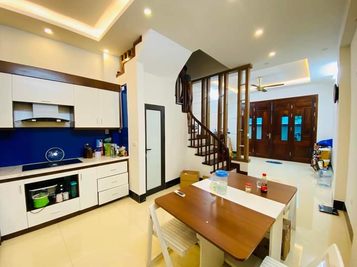 Dương Quảng Hàm 44m2, 6 tầng, giá nhỉnh 6 tỷ