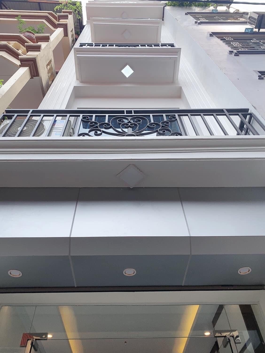 Chính chủ bán nhà 36m2. Lô góc 2 mặt thoáng 5 tầng 4PN. Tại Văn Quán Yên Phúc, ôtô đỗ cửa giá 3tỷ95.