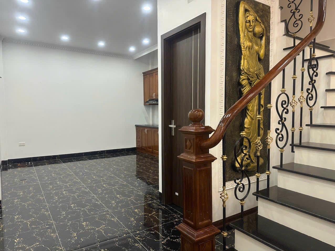 CHỈ HƠN 6 Tỷ Có Ngay Nhà Đẹp Phố Khương Đình, Q. Thanh Xuân - 50m2 x 4 Tầng.