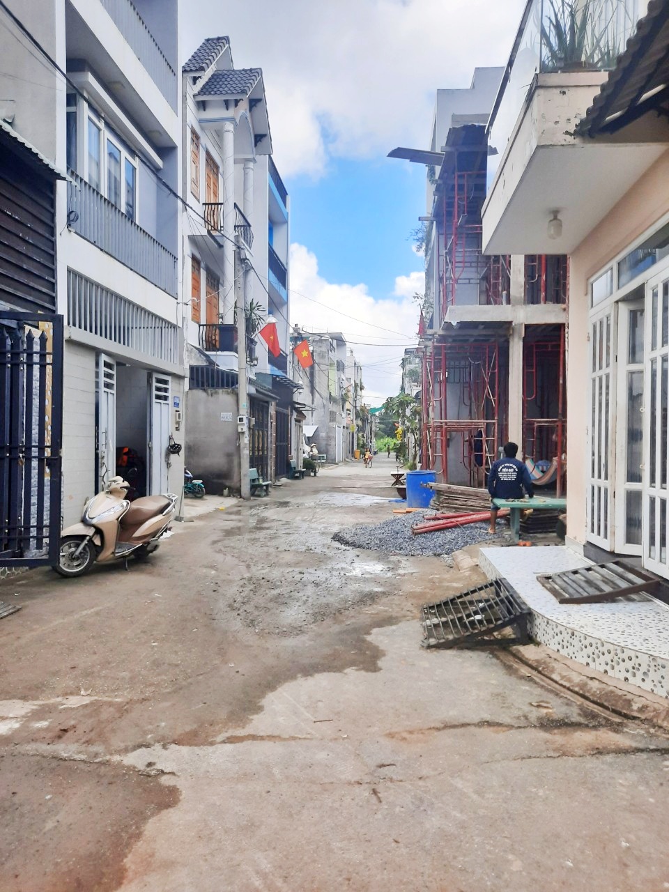 Bán Nhà mới 3 Tầng Khu phân lô Tô Ngọc Vân, Thủ Đức, 51m2, hoàn công, rẽ khu Vực.