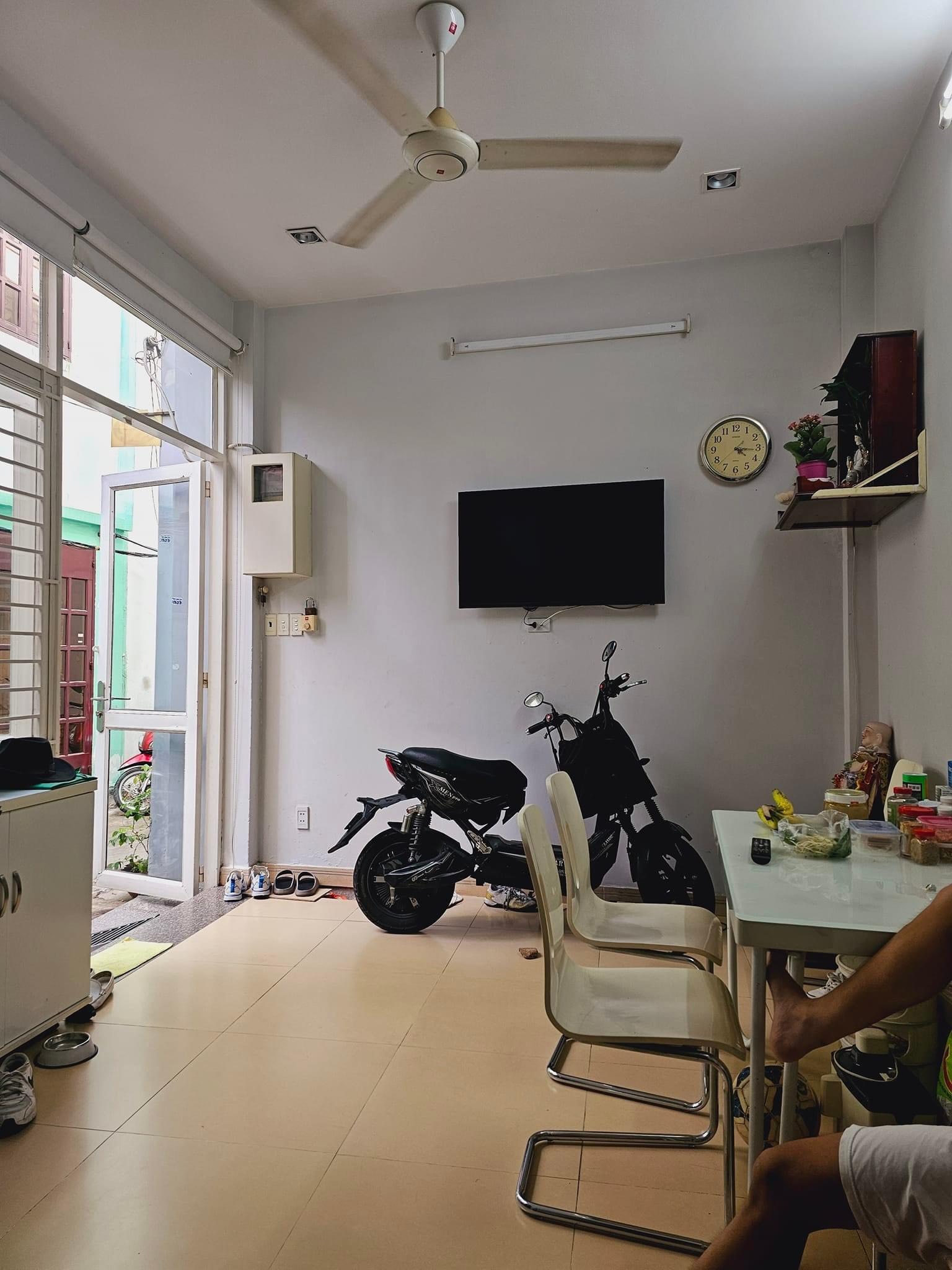 Chủ ngộp Bank, bán gấp nhà đẹp 4 tầng, ngang 4m hẻm thông Trần Quang Diệu, 3PN, 4.15 tỷ.