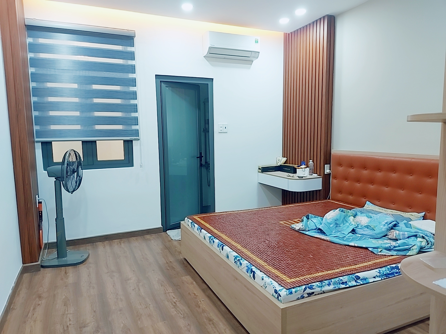 Bán Rẻ Nhà HẺm ÔTô Thông Đất Thánh P,6 Tân Bình Giáp Q.10,72m2,4Tầng,8Tỷ4, Bao đầu Tư.