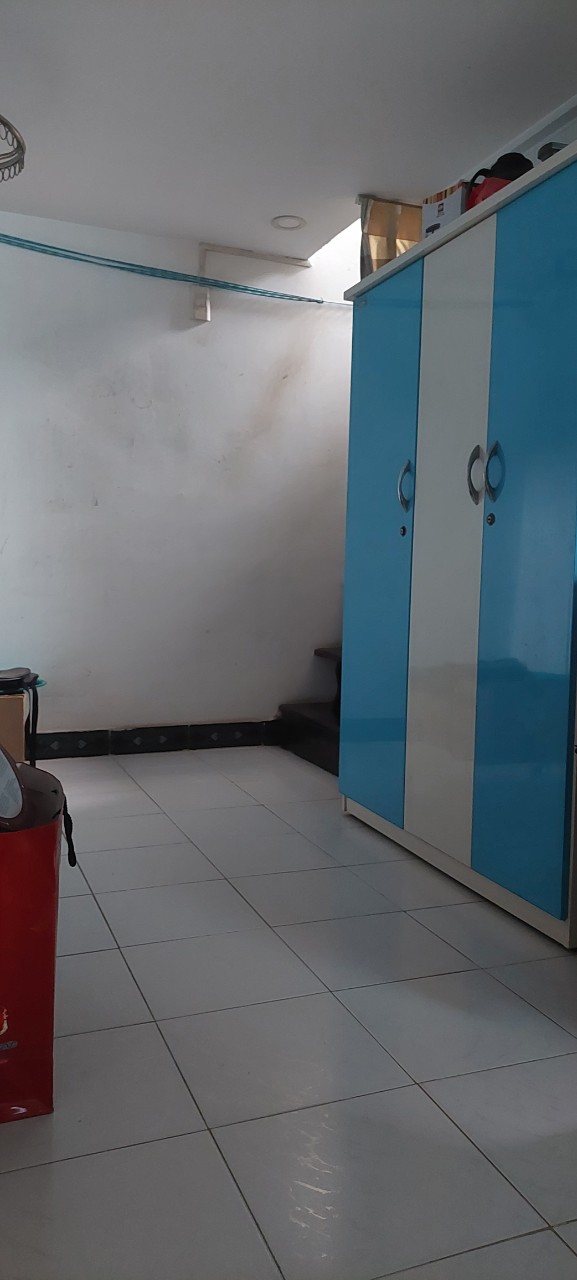 Bán nhà ngay vòng xoay Lê Đại Hành, Âu Cơ, P.14, Quận 11.