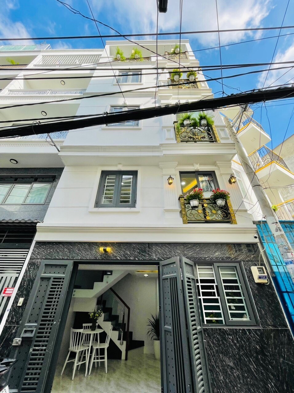 Bán Nhà Hoàng Hoa Thám Ngay Chợ Cây Quéo Nhỉnh 3 Tỷ Mới Đẹp.