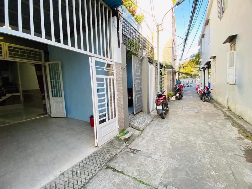 Chính chủ cần bán gấp căn nhà quận Sơn Trà,Tp Đà Nẵng gần cầu Rồng. Giá trước Tết là 4 tỷ nay giảm còn 3 tỷ7 có thương.