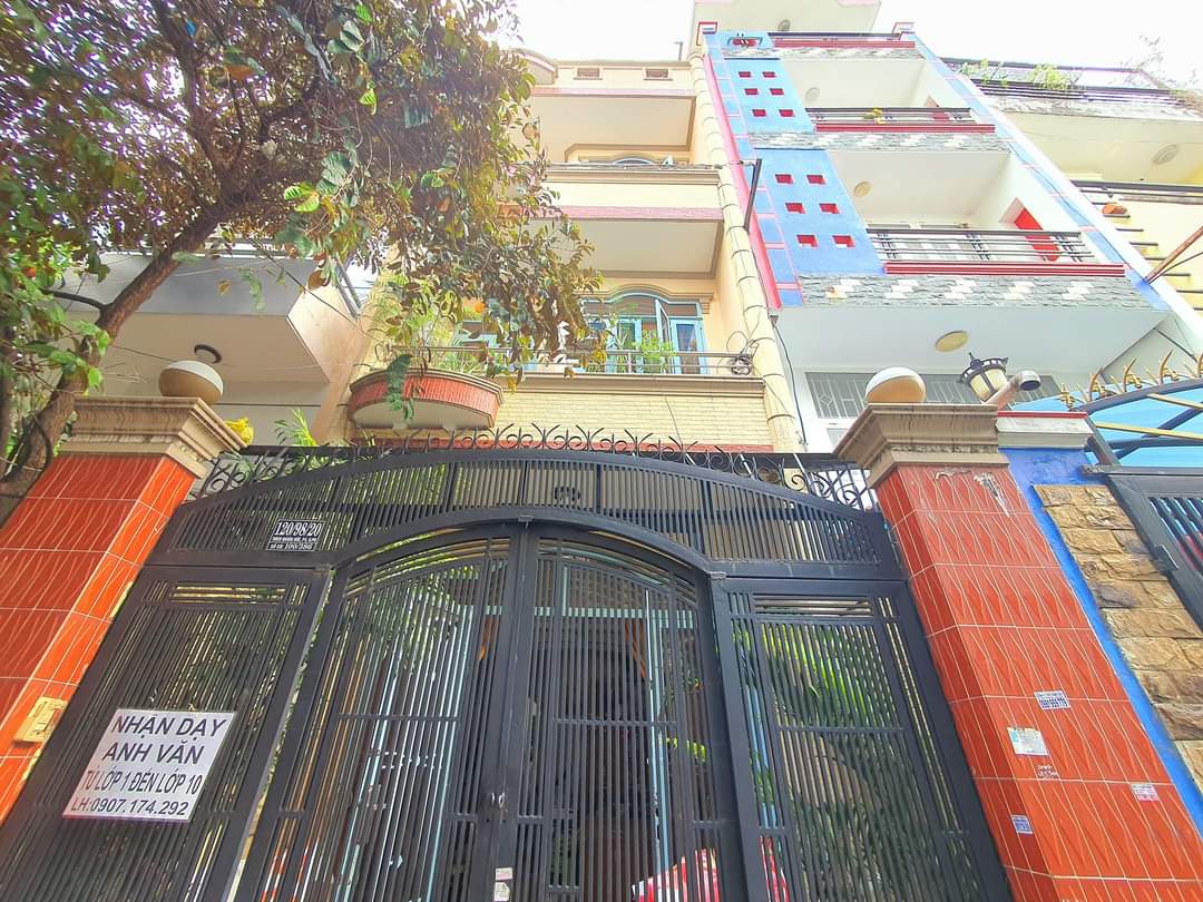 XE HƠI ĐỖ CẠNH NHÀ - 4 TẦNG - SỔ VUÔNG VỨC - 40M2 - 7.6 TỶ TL.