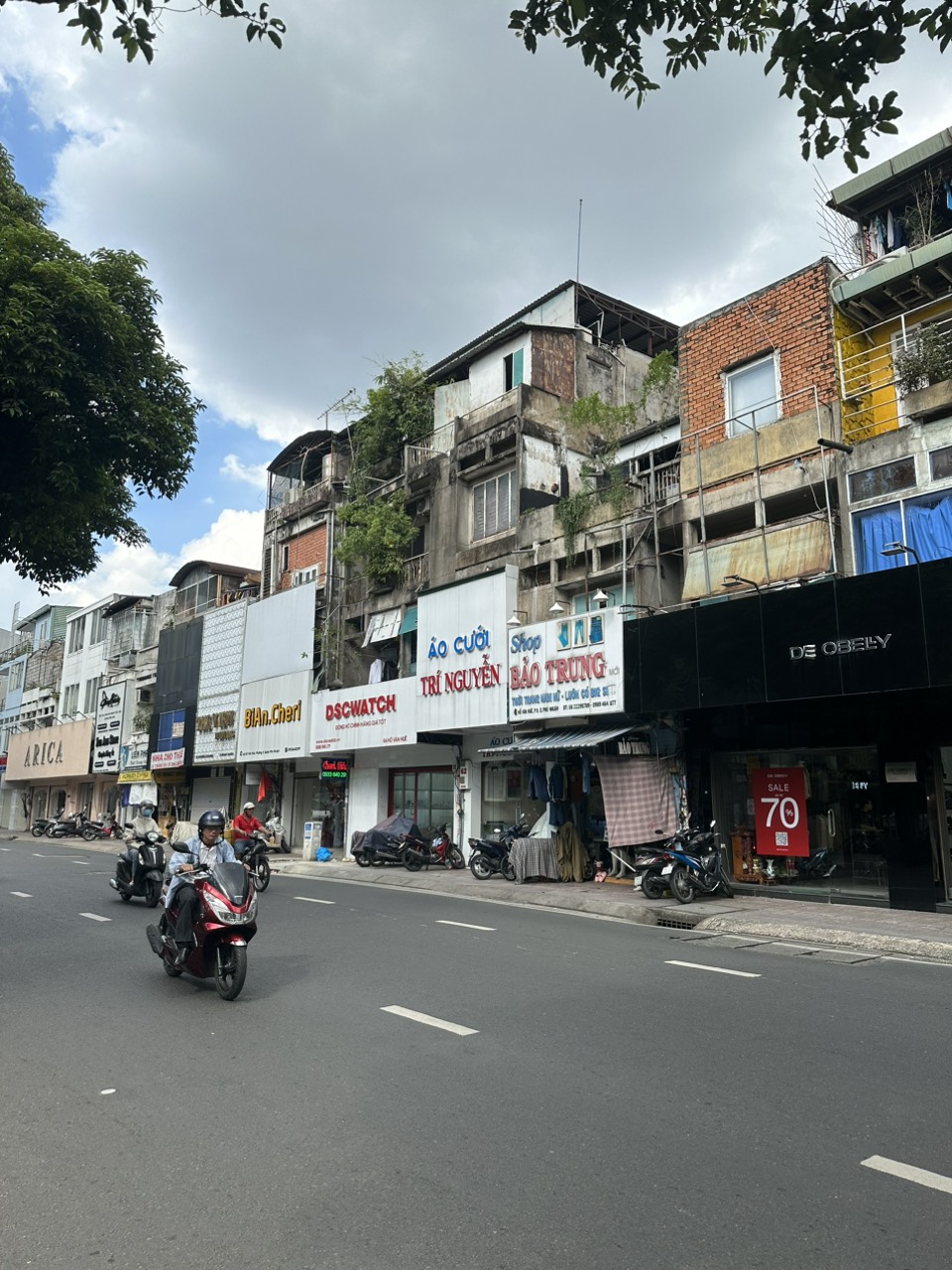 Bán Nhà Mặt Tiền Hồ Văn Huê, P9, Q.Phú Nhuận Giá 11 Tỷ.