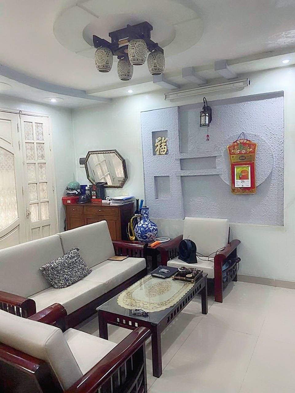 Bán nhà Miếu Hai Xã, diện tích 56m 3 tầng GIÁ 2.69 tỉ có sân cổng riêng.