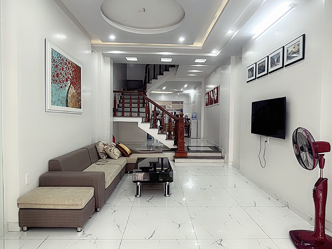 Bán nhà phố Văn Cao 4 tầng đang cho thuê 25 triệu/tháng GIÁ 7.5 tỉ cực đẹp.