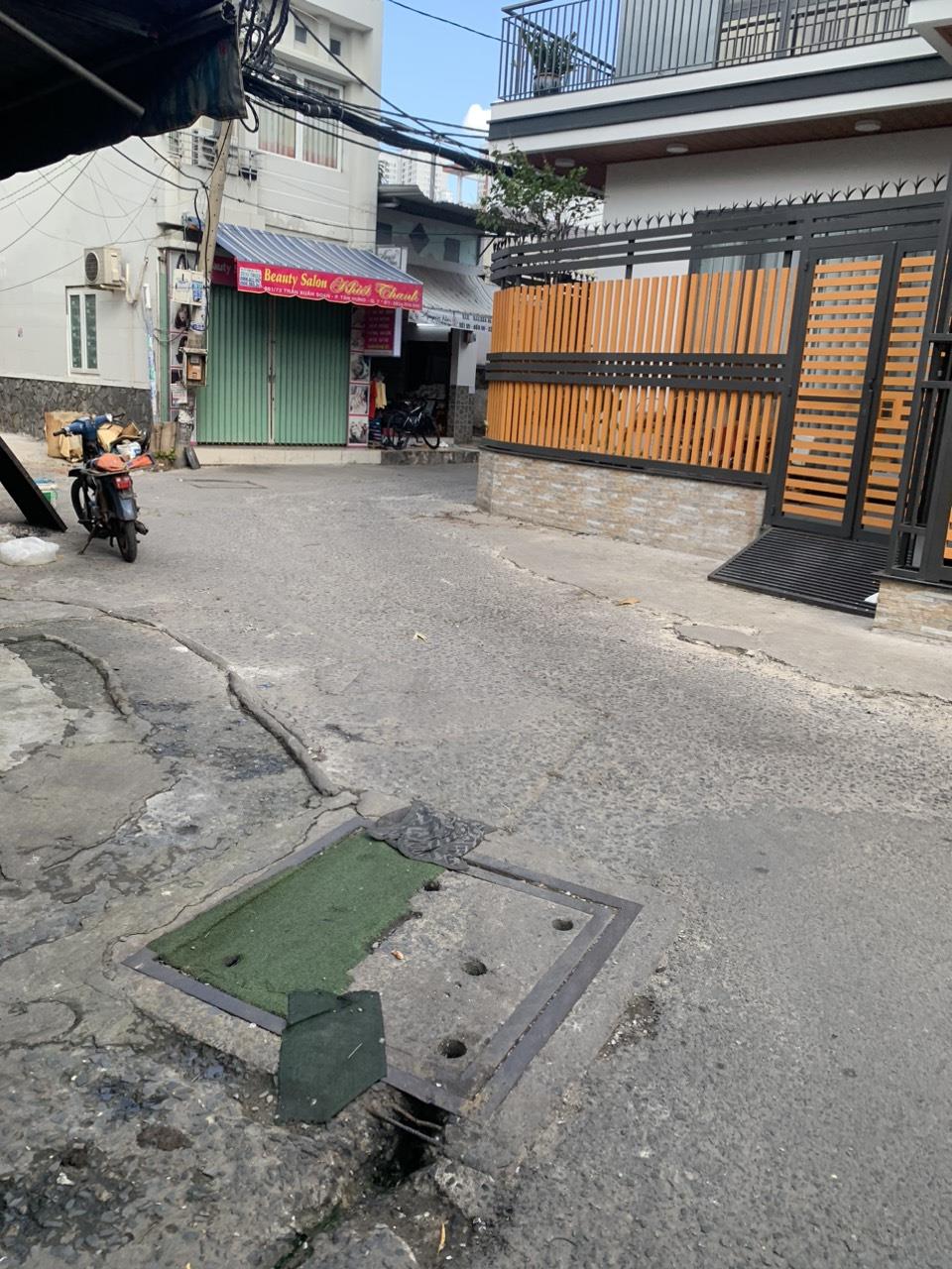 BÁN NHÀ TRẦN XUÂN SOẠN , LÔ GÓC , NHỈNH 2 TỶ.