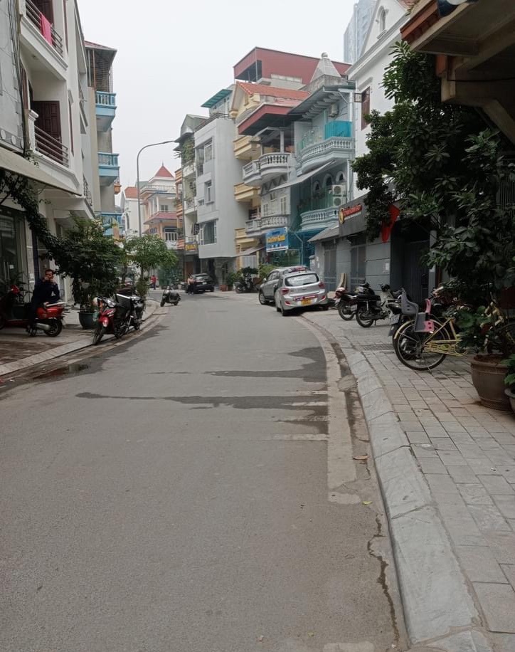 Bán nhà riêng Văn Quán Hà Đông. 45m2, Mt 4.3m, nhà 4 tầng dân xây, giá 4.85 tỷ, cực gần ô tô.