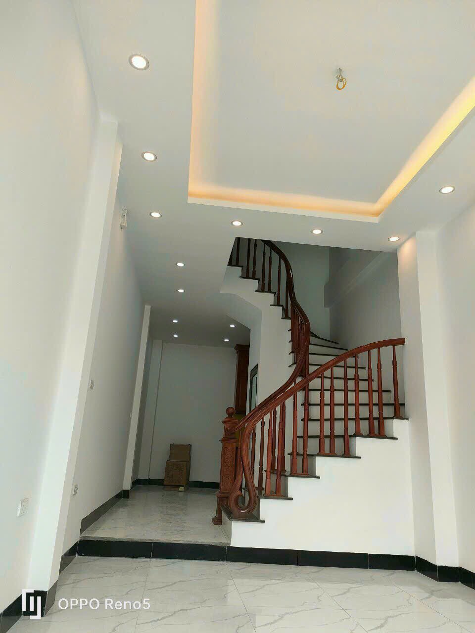 BÁN GẤP nhà phố Bùi Xương Trạch, Thanh Xuân. 38m2 x 5T, MT 4,6m, Lô góc.Giá 4 tỷ.