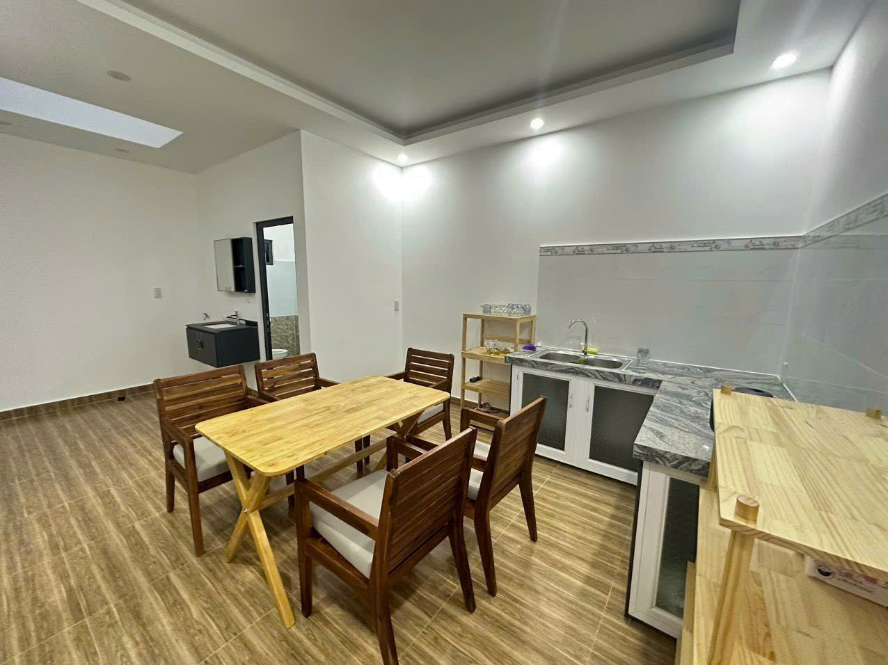 Bán nhà Gò Vấp, hẻm 379 Thông Nhất, 50m2, 4 lầu hẻm xe hơi chỉ 5.3 tỷ.