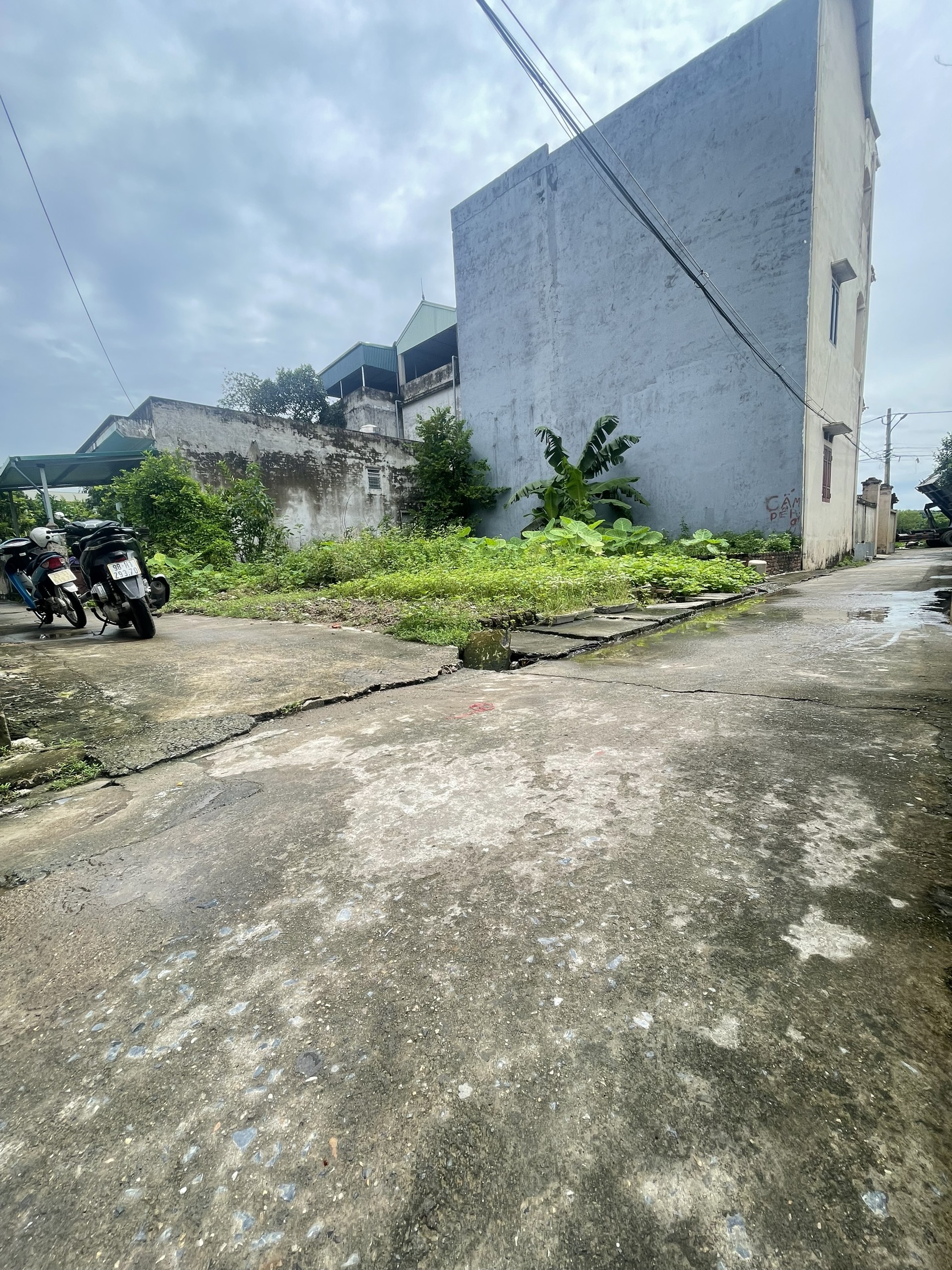 Bán đất Đài Bi Uy Nỗ Đông Anh giá rẻ lô góc 3 mặt tiền.