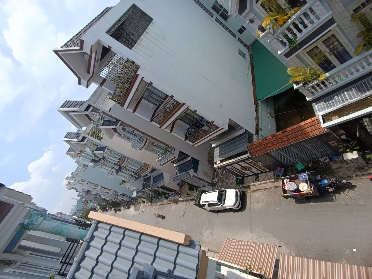 Cần bán gấp nhà Bến Lội BHH B Bình Tân 5 tầng 52m2 chỉ 5,3 tỷ Thương Lượng.