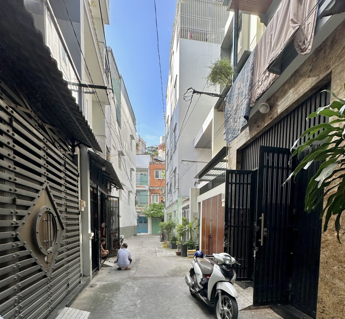 Hồng Lạc P10 Tân Bình - 45M² 4 Tầng 4PN - Hẻm đẹp gần MT - Hơn 5 tỷ.