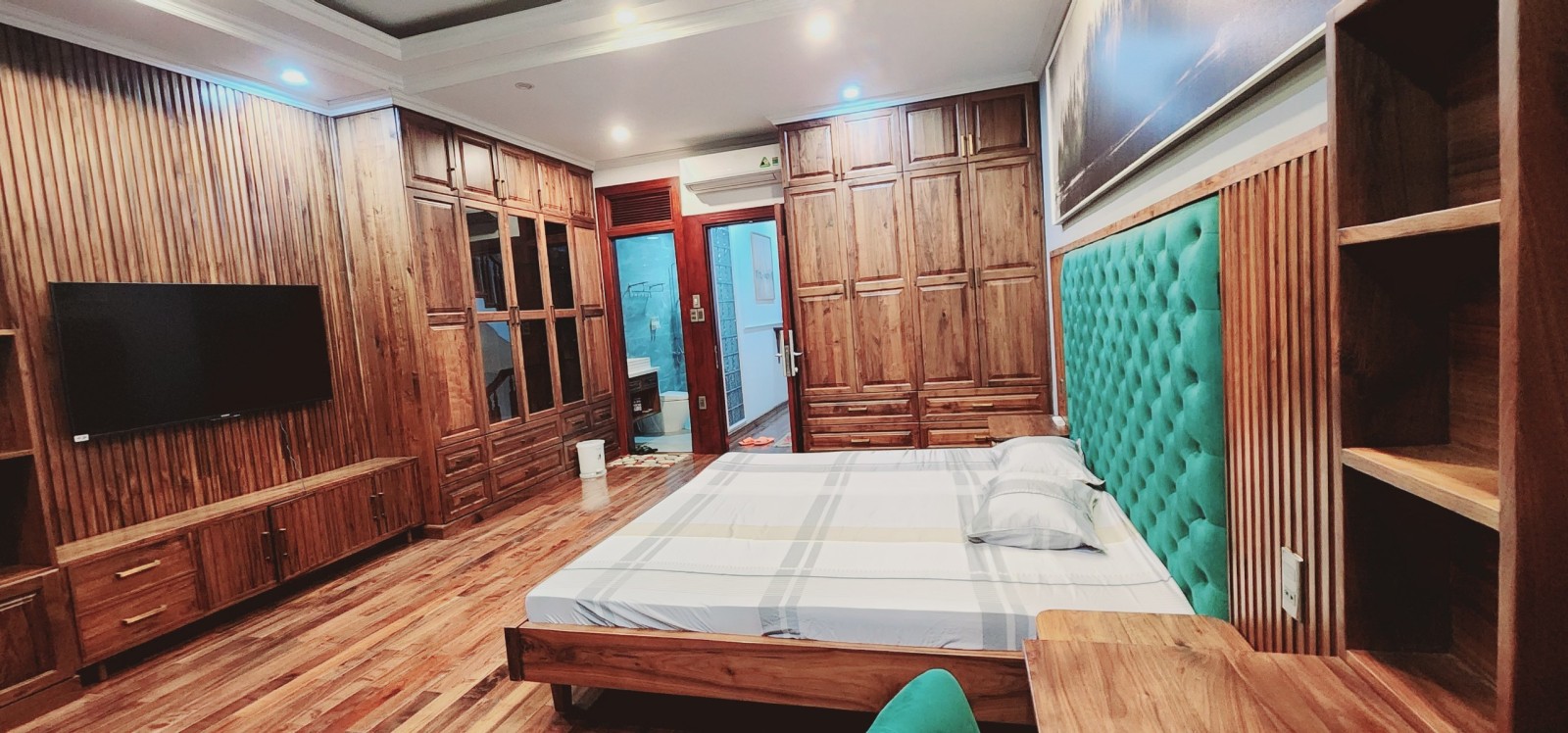 CẦN TIỀN BÁN GẤP, NHÀ MỚI XÂY 5 NĂM, 2 TẦNG, KIỆT 6M GẦN CHỢ HÒA KHÁNH, 114 M2, GIÁ 3.3 TỶ..