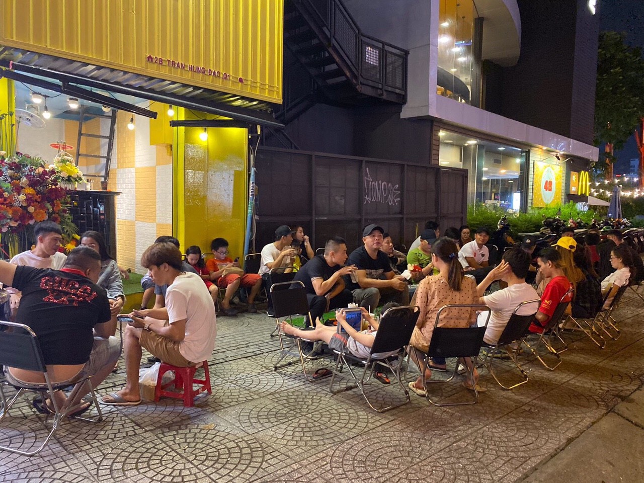 Chính chủ cần cho thuê nhà nguyên căn Mặt tiền Phố Tây Trần Hưng Đạo - Phường Phạm Ngũ Lão - Quận 1 - TP HCM.