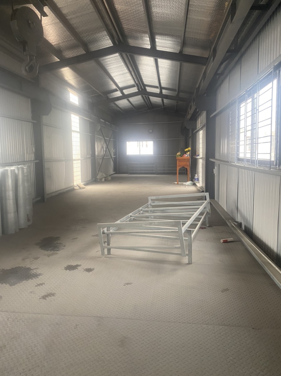 Bán nhà xưởng mặt đường Nguyễn Văn Linh, diện tích 196m GIÁ 10.8 tỉ gần ngay AEON.