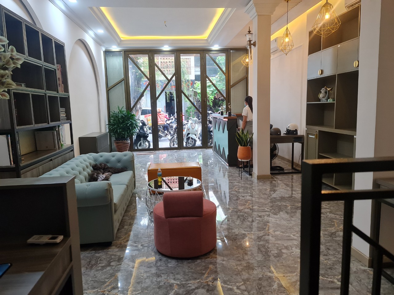 Bán nhà 4 tầng mặt đường Mê Linh TTTP Nha Trang.