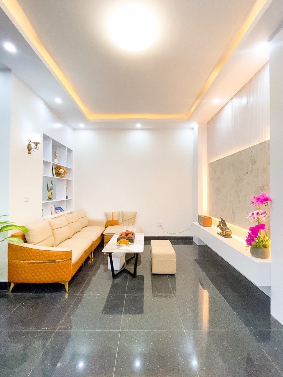 Bán nhà phố An Đà, diện tích 55m 5 tầng 5 ngủ GIÁ 3.5 tỉ ngõ cực nông.