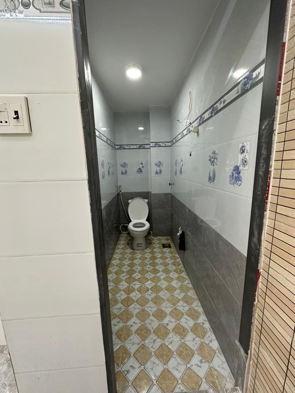 Bán Nhà Sau 1 Căn Mặt Tiền Đường Bùi Cẩm Hổ P.Nhơn Bình Quy Nhơn , 40m2 , 1 Mê , Giá 1 Tỷ 800Tr.