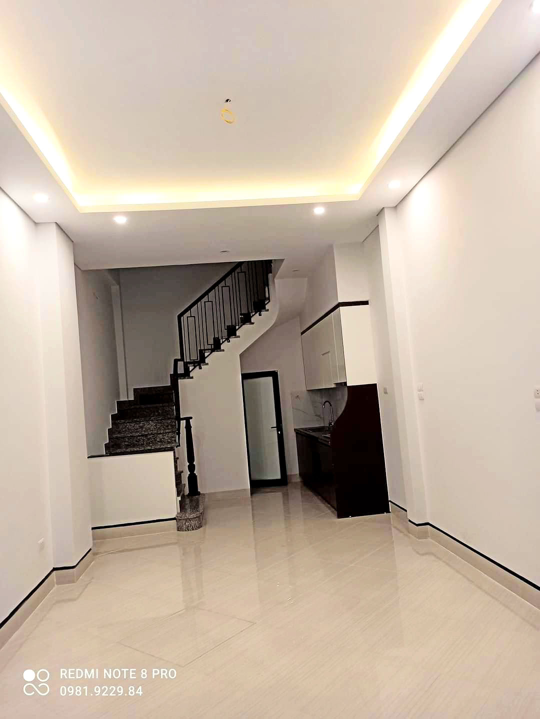 Bán nhà đẹp Ngọc Thuỵ, Long Biên, ngõ nông ô tô đỗ cửa, 31m2, nhỉnh 3.5 tỷ.