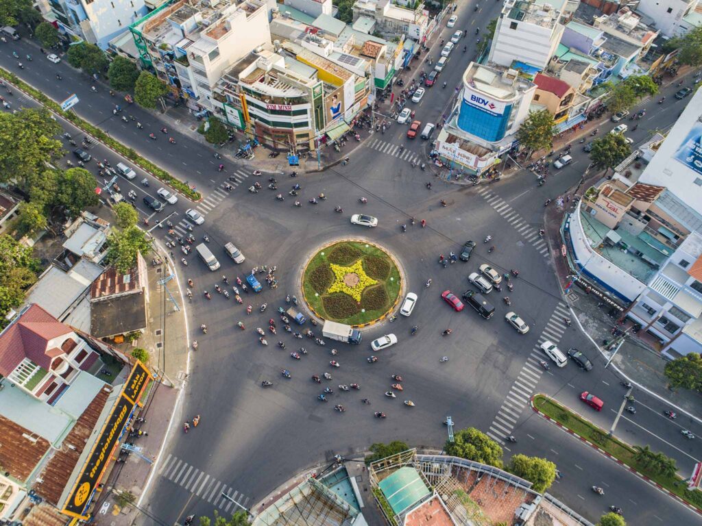 Bán đất mặt tiền Trương Công Định kế ngã 5 hướng Đông nam - phường 7.