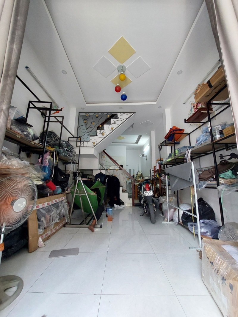 Bán Nhà Đẹp Ở Ngay 3.5m x 11m, 3 Tầng, Hẻm Xe Hơi Tới Nhà Chỉ 2.3 Tỷ.