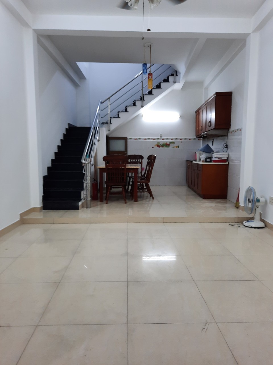 Bán rẻ nhà xinh 4 x 8m 1 trệt 2 lầu Nguyễn Văn Săng Quận Tân Phú TP.HCM.