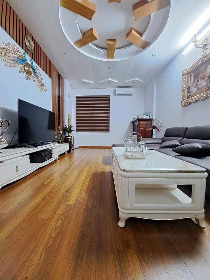 Một nhà ra phố, 4 ngủ đẹp, pháp lý chuẩn, về ở ngay, Giá 4.1 tỷ.