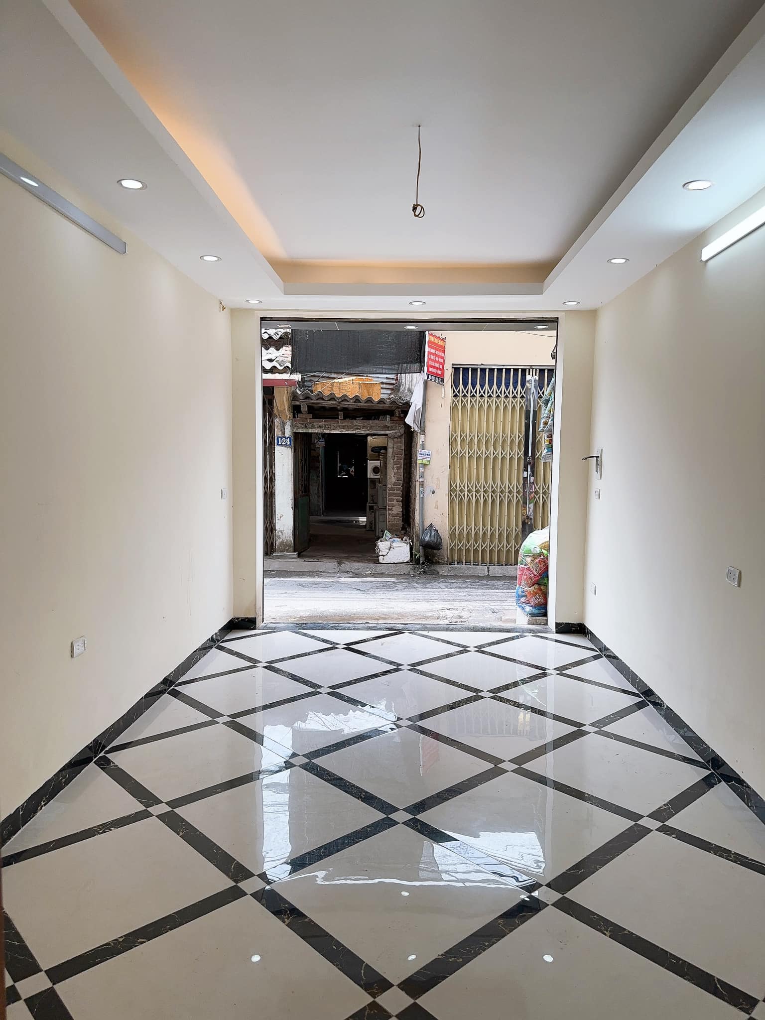 Bán nhà Tây Hồ 35 m Ô TÔ vào, 4 tầng, 6 tỷ 1.