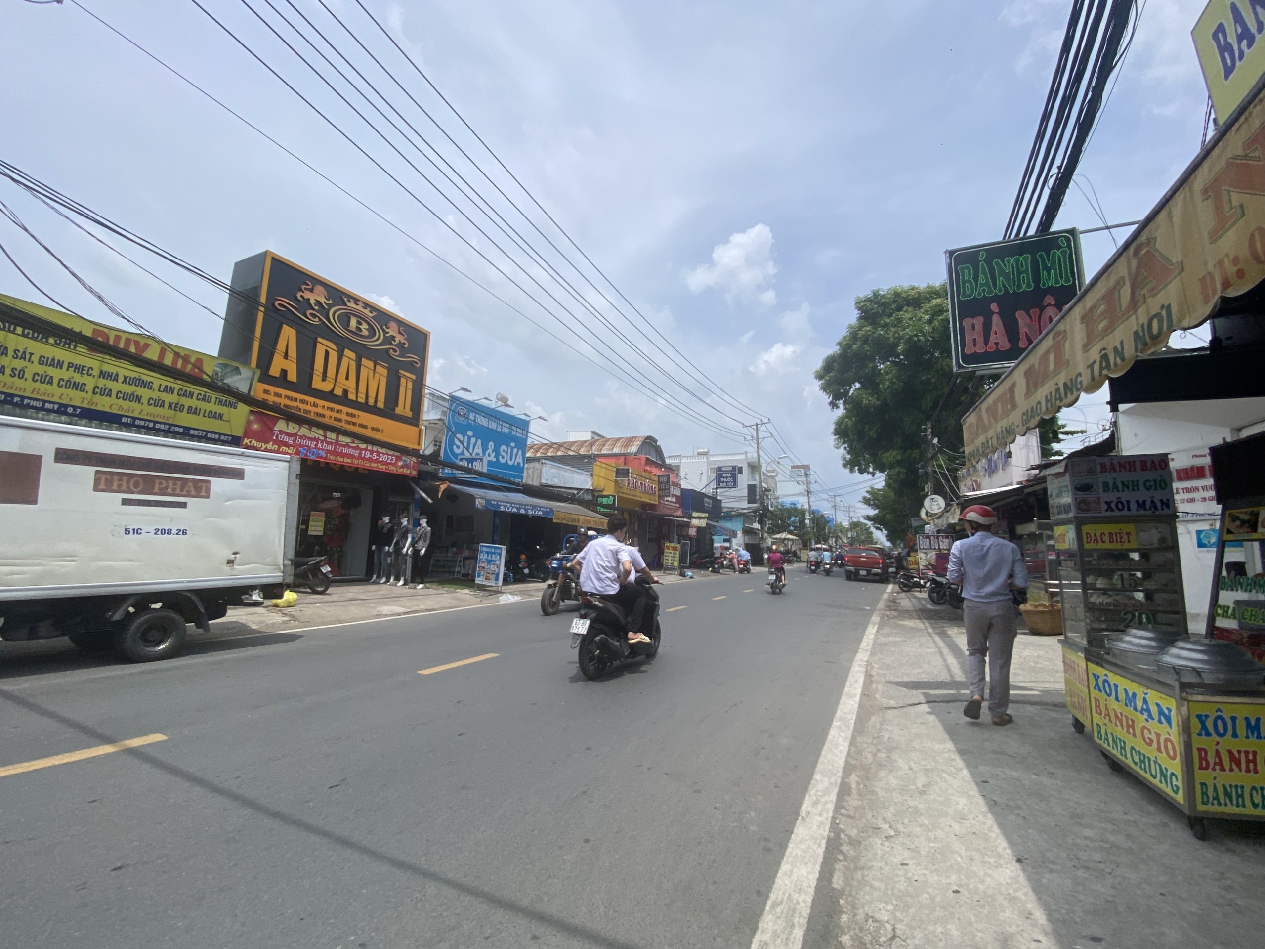 Cho thuê mặt tiền Phạm Hữu Lầu, 4.5x31m, 2 tầng, giá 30 triệu.