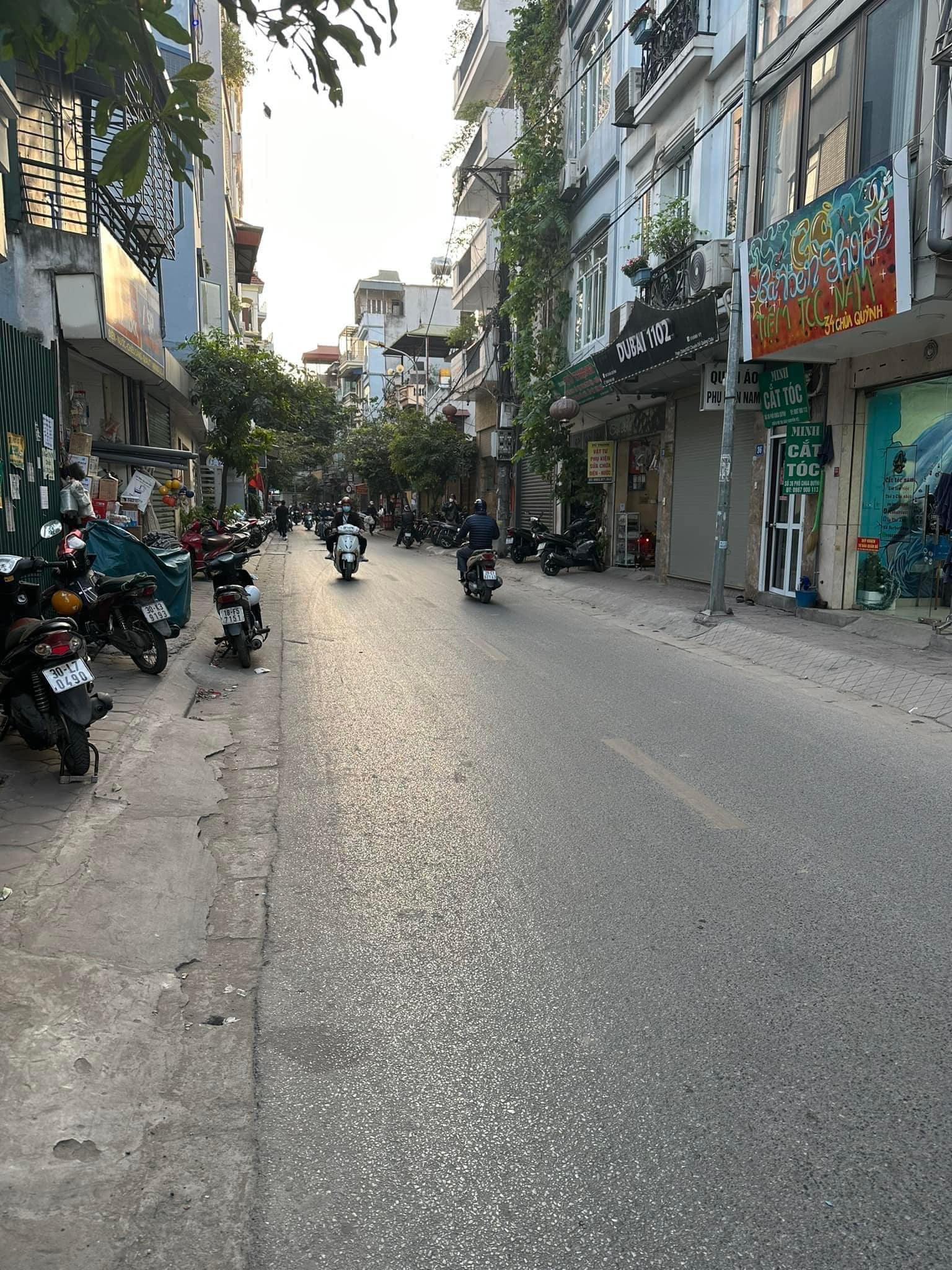 BÁN NHÀ MẶT PHỐ CHÙA QUỲNH HỒNG MAI 32M2 5 TẦNG- VỈA HÈ KINH DOANH– MT 4.2M – GIÁ 8.5 TỶ.