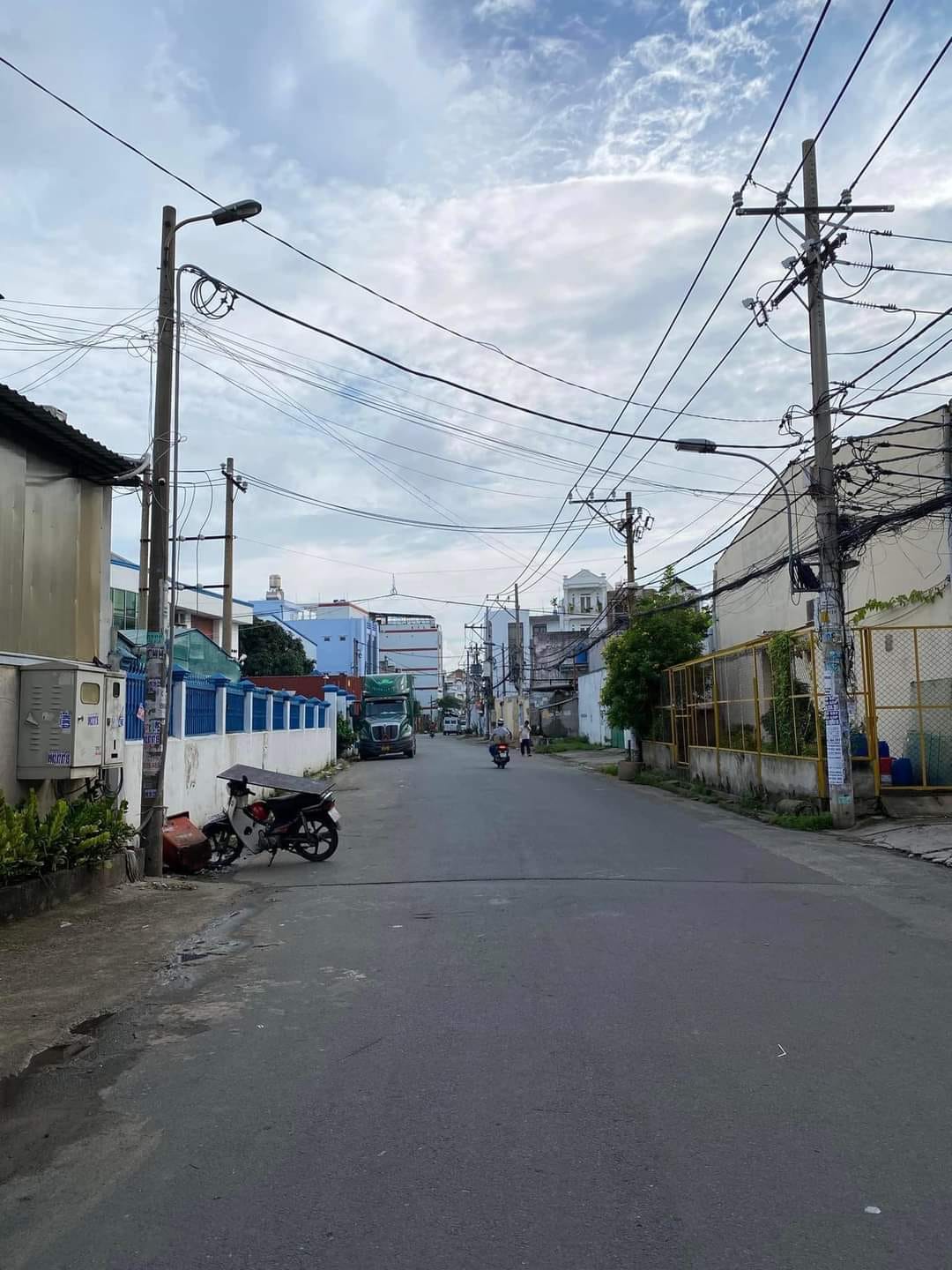 BánNhà Hương Lộ 2 - Bình Tân - hxh - 91m2 - 4 tầng đẹp lung linh - Chỉ 6,5 tỷ.