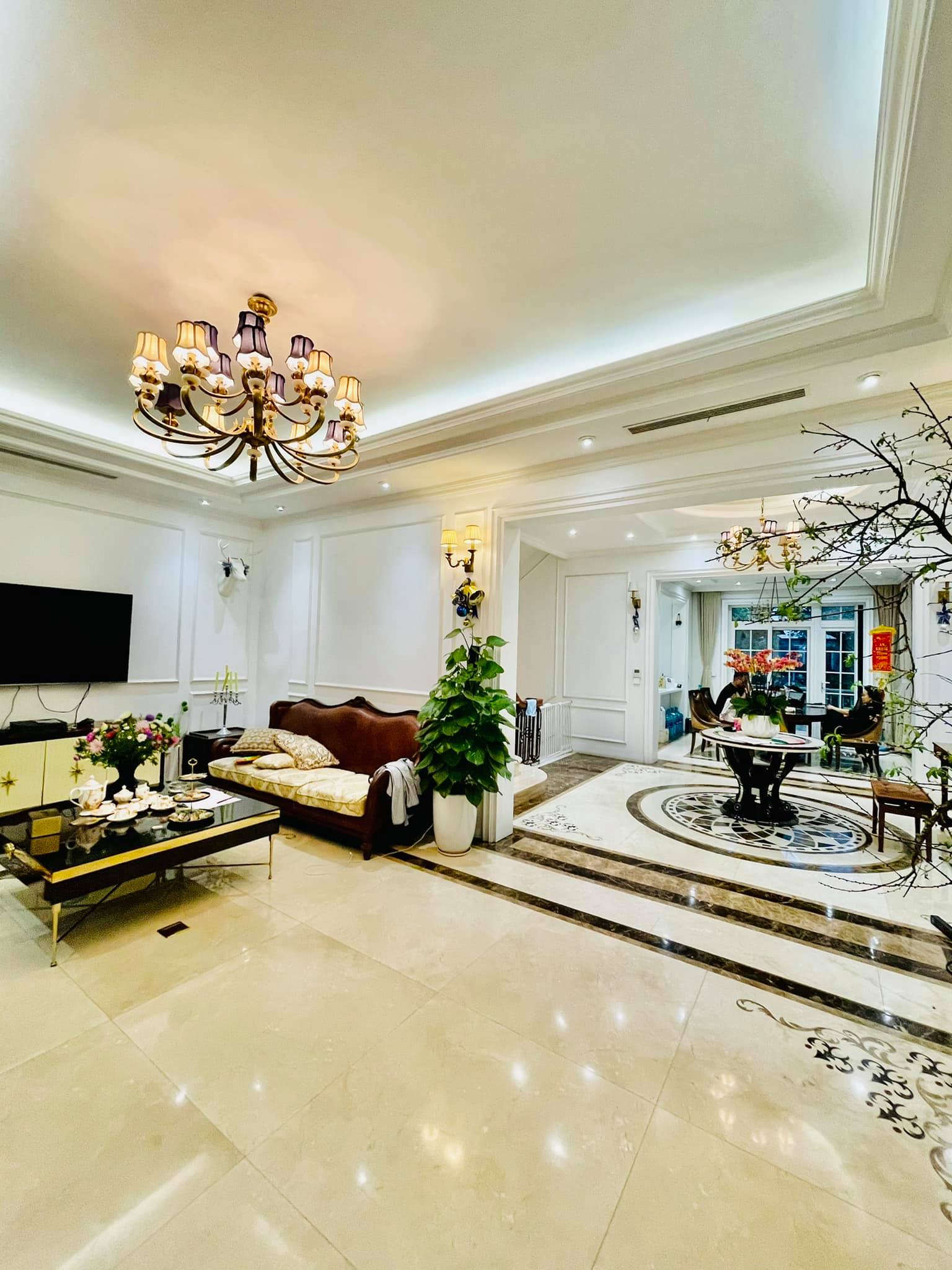 Bán biệt thự lô góc 2 mặt tiền khu Imperia Garden, nội thất nhập khẩu châu Âu.