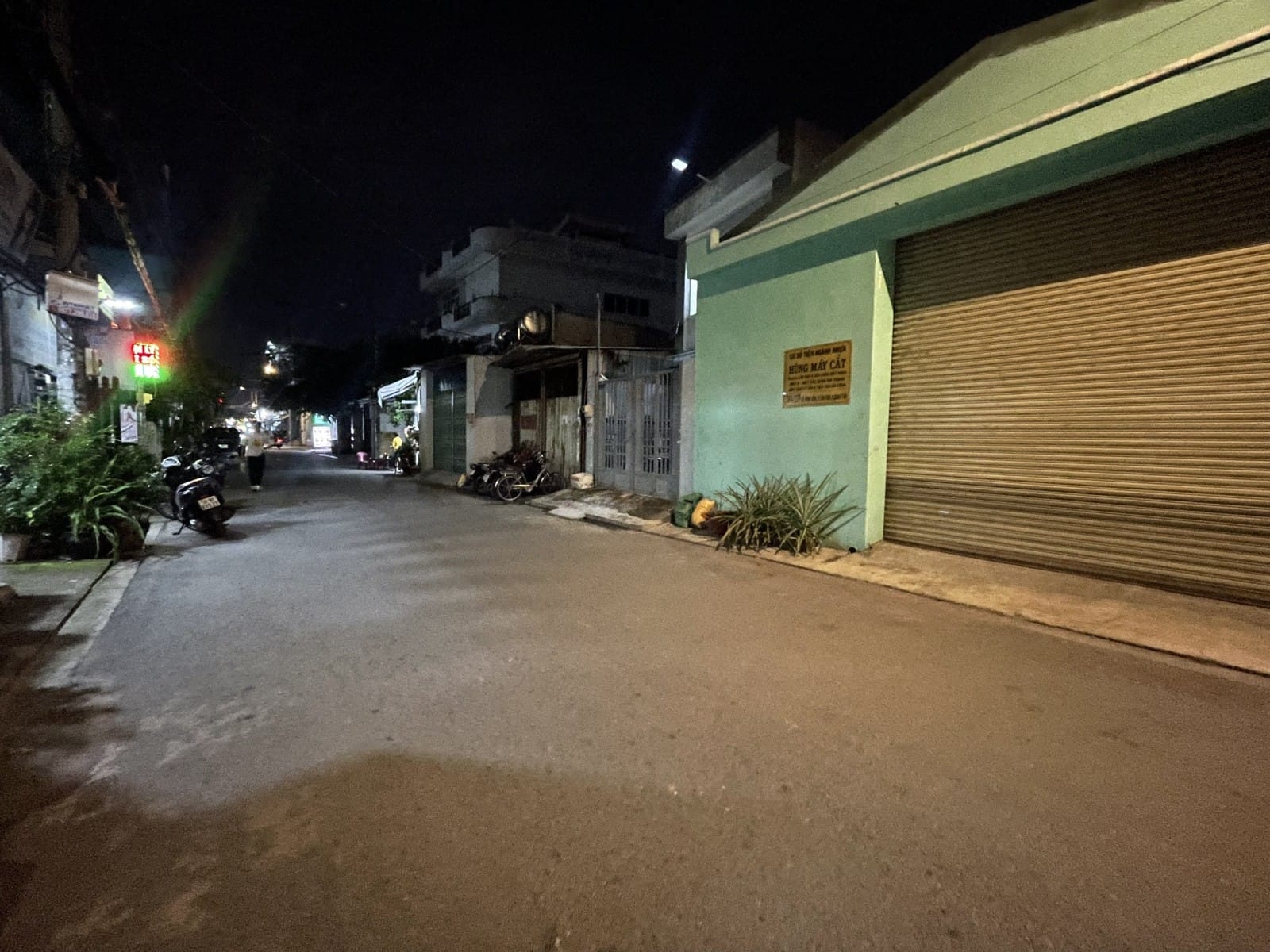 BÁN NHÀ - LÊ ĐÌNH CẨN - BÌNH TÂN - XE HƠI NGỦ TRONG NHÀ - 68M2 - 2 TẦNG - GIÁ 4.5 TỶ.